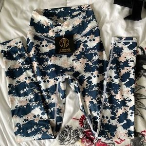 TilYouCollapse Effortless Vortex Canvas leggings